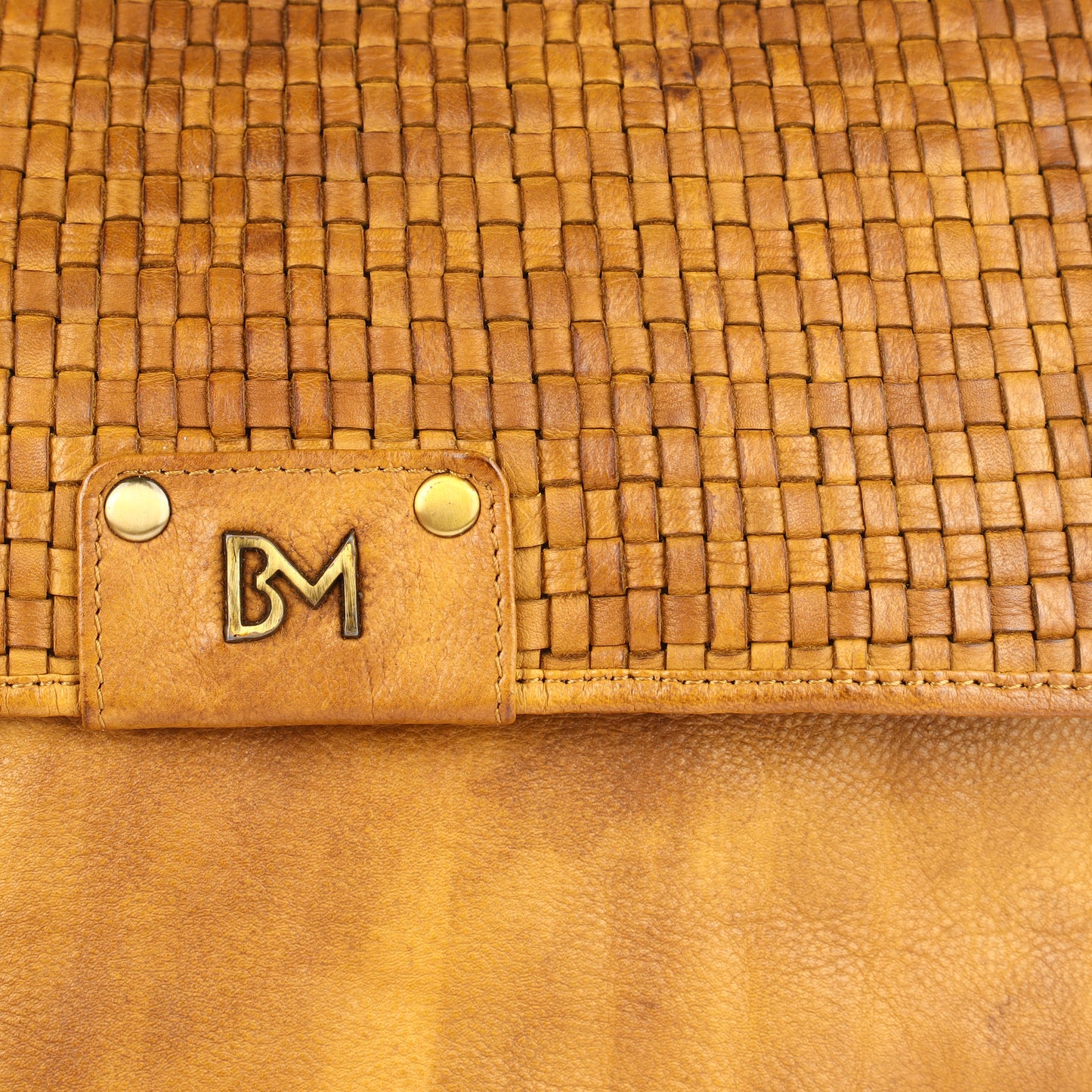 Jeanne - The Sling Bag